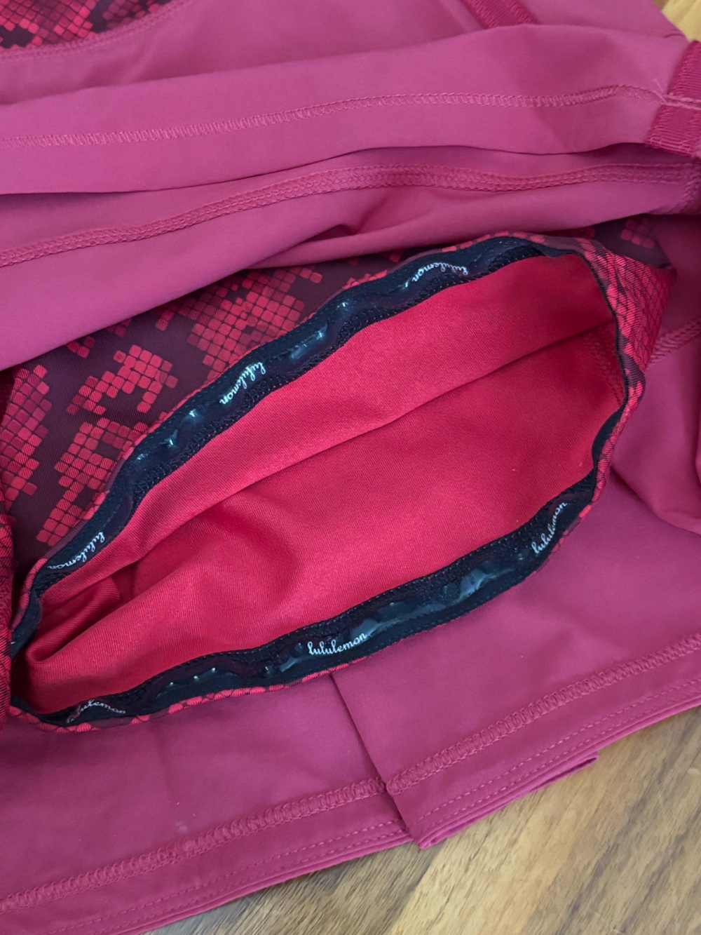 Lululemon Pace Rival Mid-Rise Skirt Short - Cranberry snake print Skirt Sz 6 ECU - Picture 10 of 17